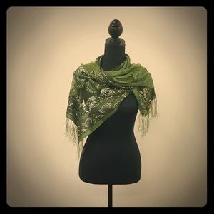 🌸 NWOT gorgeous scarf from Thailand